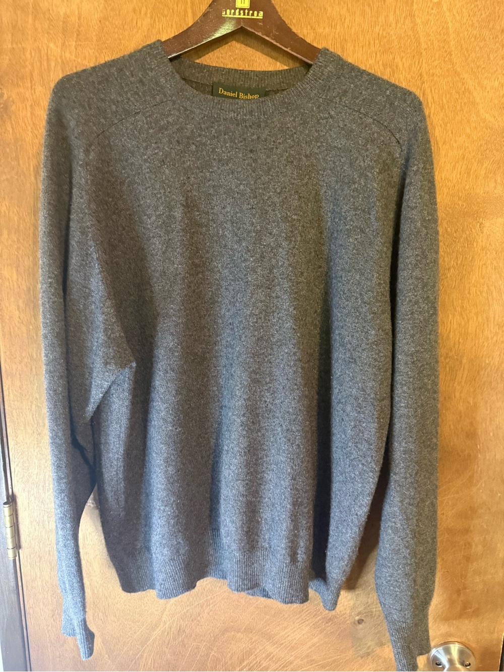 Men's Crewneck Cashmere Sweater - Charcoal Gray